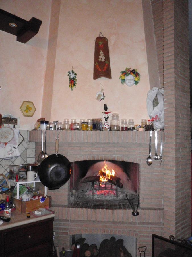 פיומיצ'ינו Paoline'S Suite In Villa מראה חיצוני תמונה